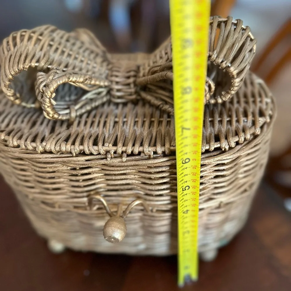 Beautiful Vintage Wicker Basket Box w/ Bow Topper, Gold Lidded Storage Box VGUC